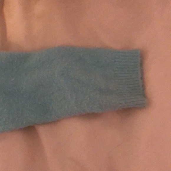 Turquoise sweater with big silver/white sequence heart - Picture 3 of 6